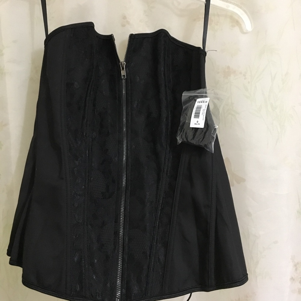 Black lace bustier
